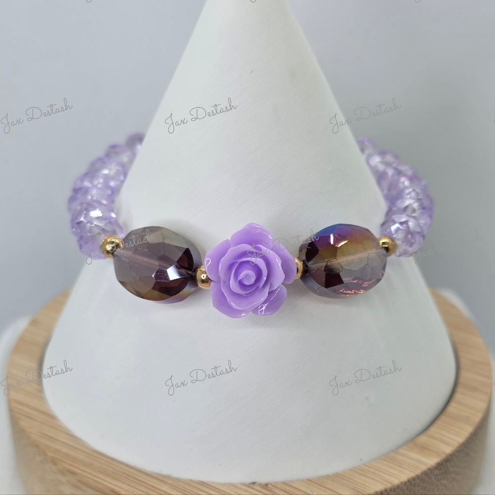 Elegant Purple and Gold Bracelet with Floral Accent BR207
